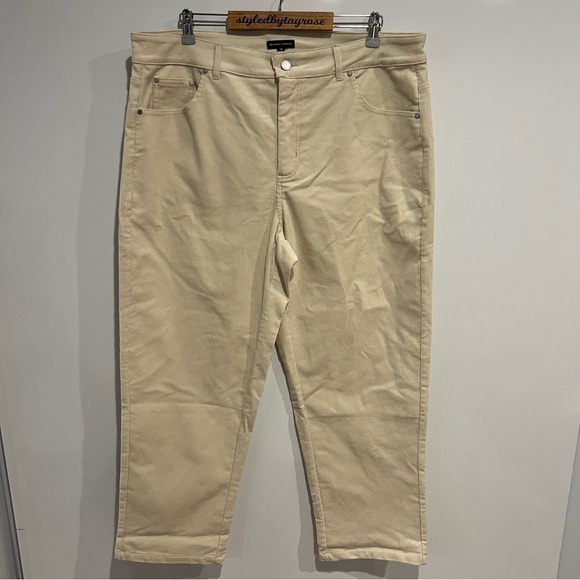 NWT Universal Standard High Rise Straight Corduroy Pants - Khaki - Picture 3 of 9
